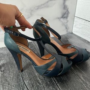 STEVE MADDEN two tone blue peep toe heels